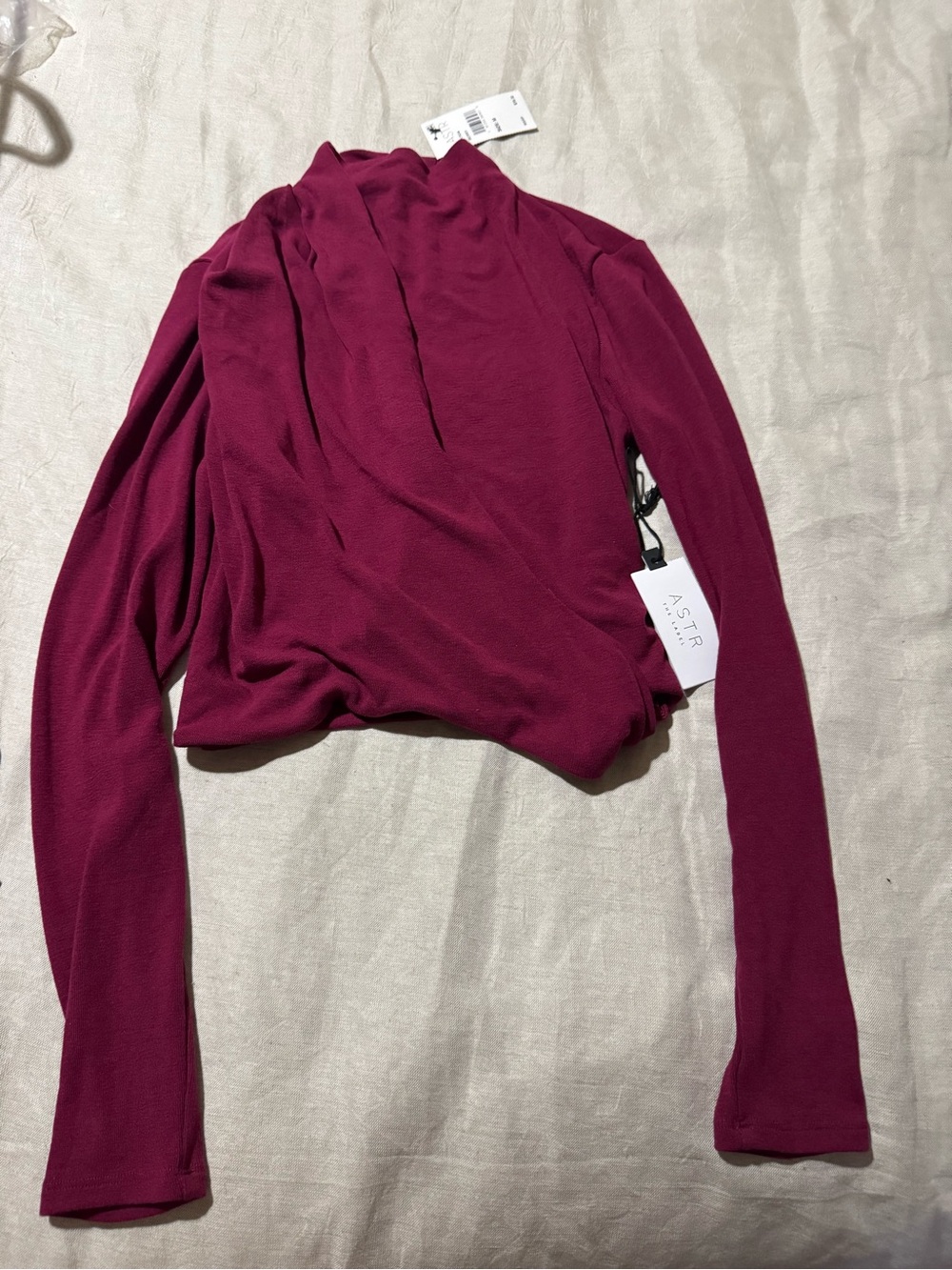 Astr Women’s Long Sleeve Draped Front Top in Berry Size M NWT.